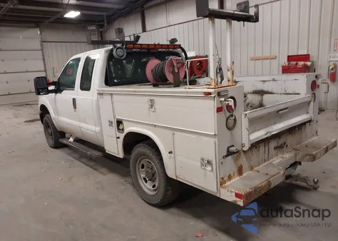 2014 Ford F-250 Xl z USA, uszkodzony, nr VIN 1FT7X2B62EEB37345